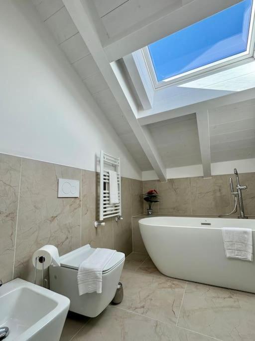 Apt. Aries - Penthouse Menaggio Zewnętrze zdjęcie