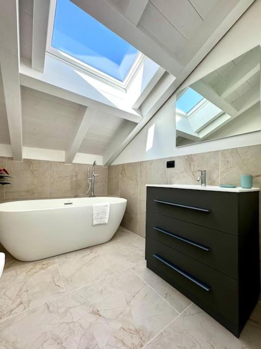 Apt. Aries - Penthouse Menaggio Zewnętrze zdjęcie
